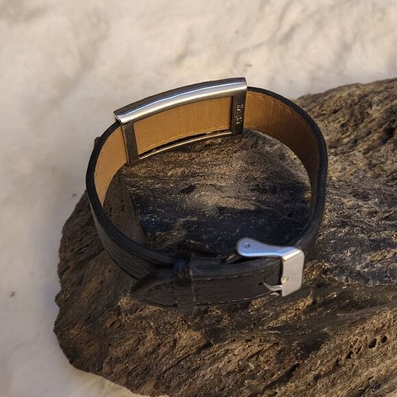 NWOT Lia Sophia "Fierce" Cut Crystal Black Buckle Bracelet - Picture 7 of 7